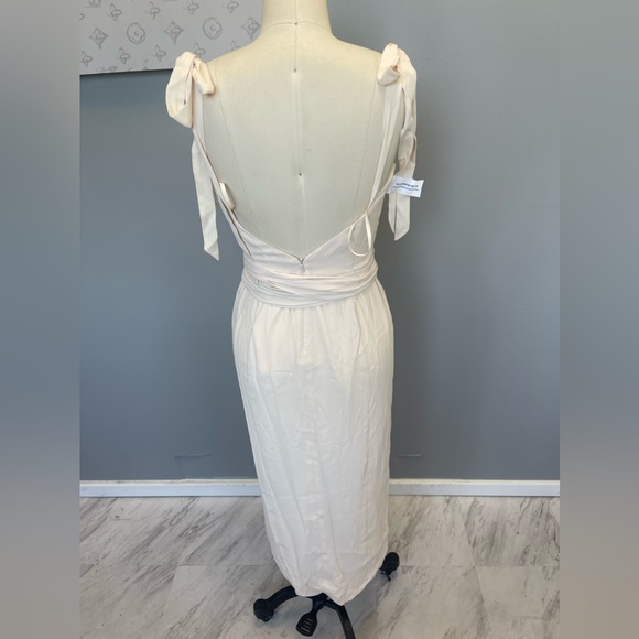 Fame and Partners-cream slip with belt and bow - Picture 4 of 5